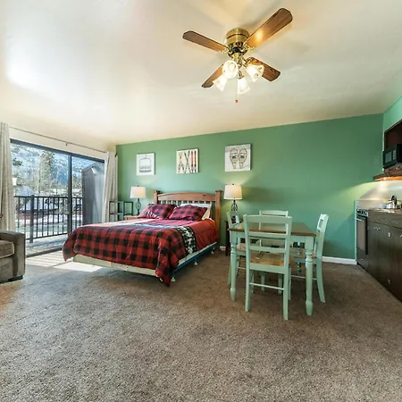 Cozy Studio W/Partial Lake View #224 At Donner Lake Village